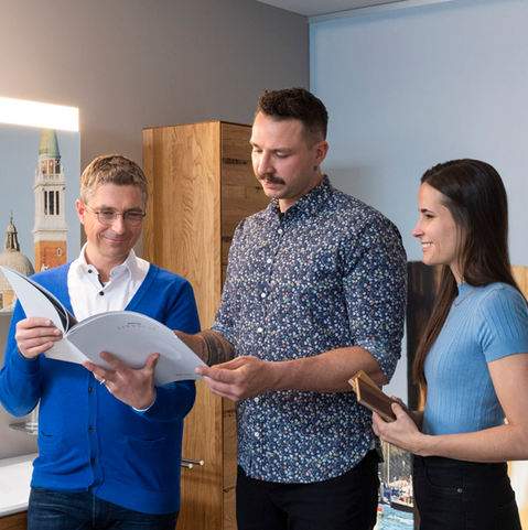 Persoenliche Beratung Mit Kunden im Beratungsgespräch