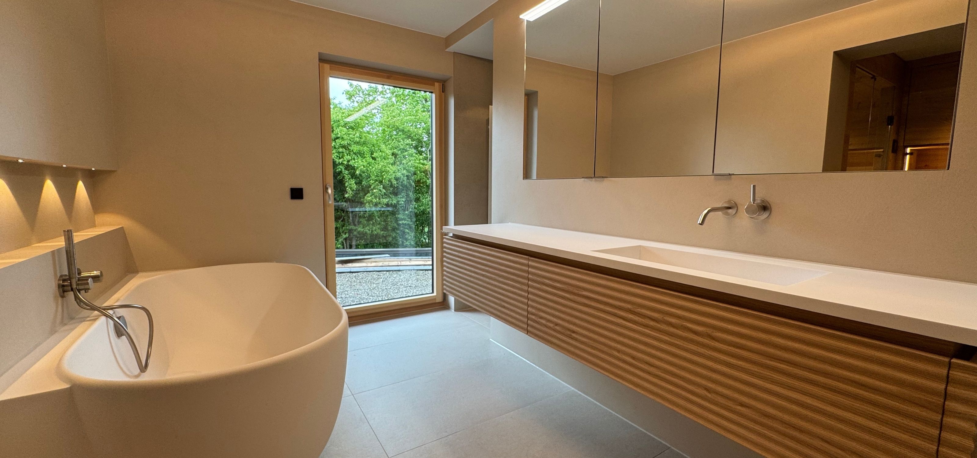 Persönliche Beratung Bad mit Waschbecken - individuell